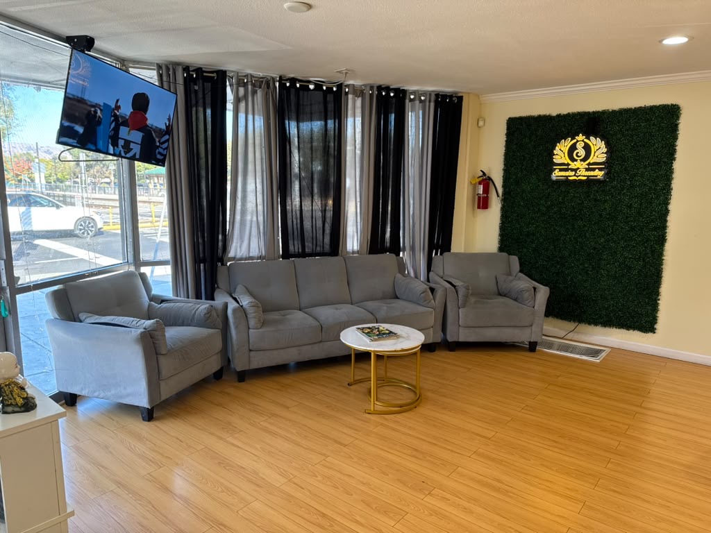 Samaira Threading lounge